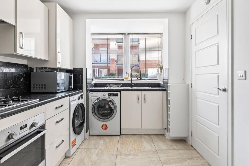 Percivale Close, Crawley, RH11 - View 4