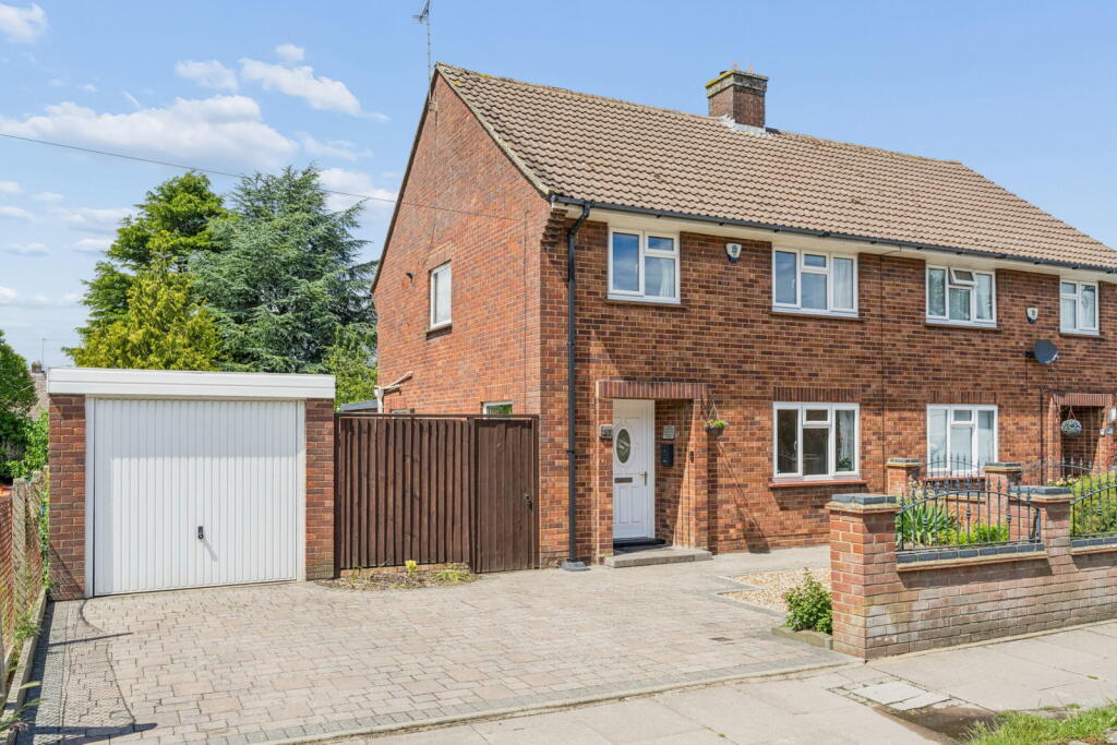 House in Dunstable, Central Bedfordshire