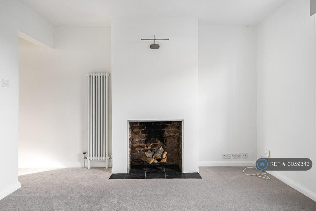House in Tonbridge - More