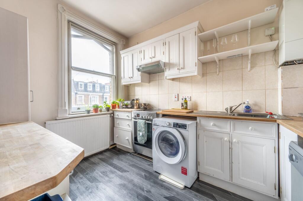 Apartment in London - View 5