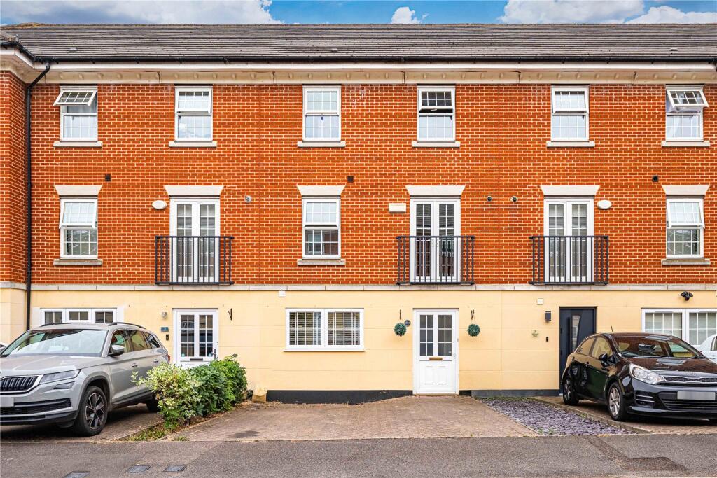 Main image of property: Bittern Close, Hemel Hempstead, Hertfordshire, HP3