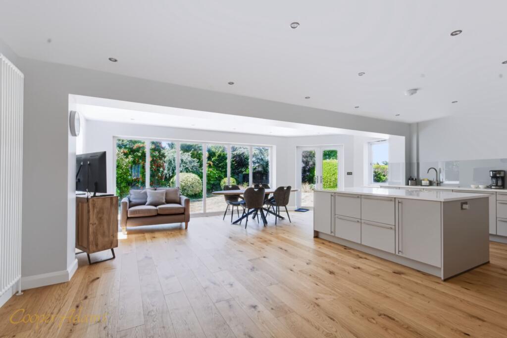 House in Brighton - More