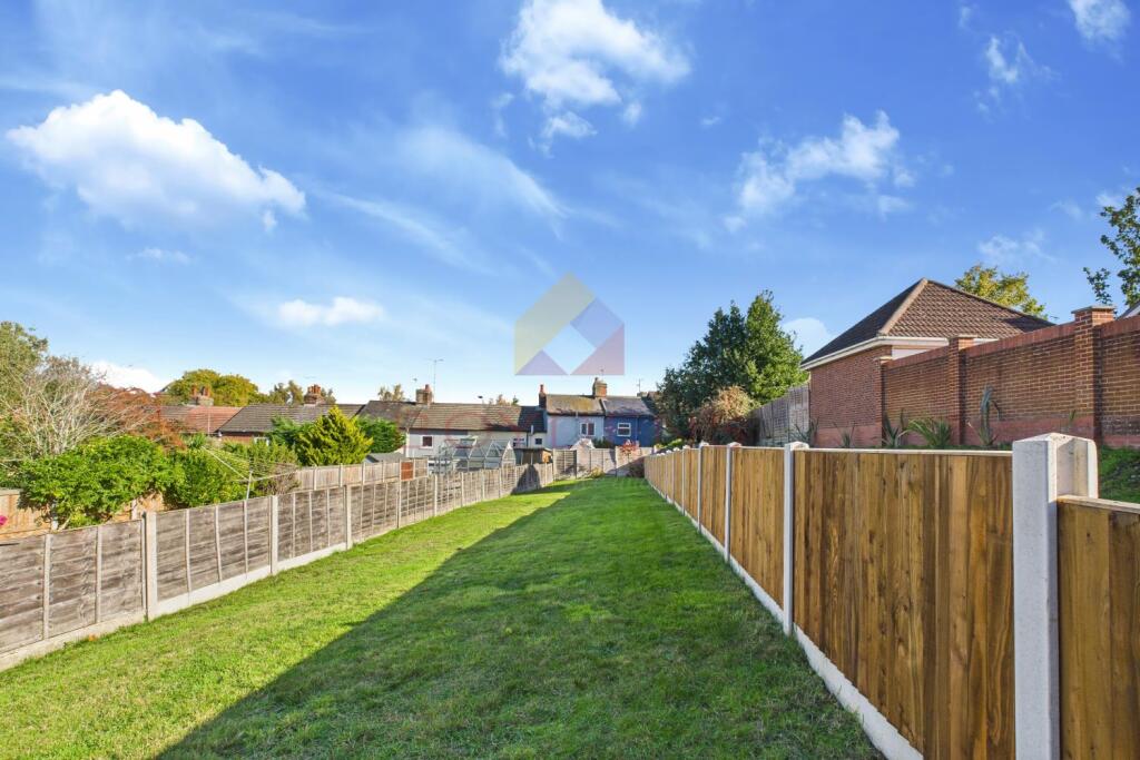 Rosebery Avenue, East Colchester photo 3