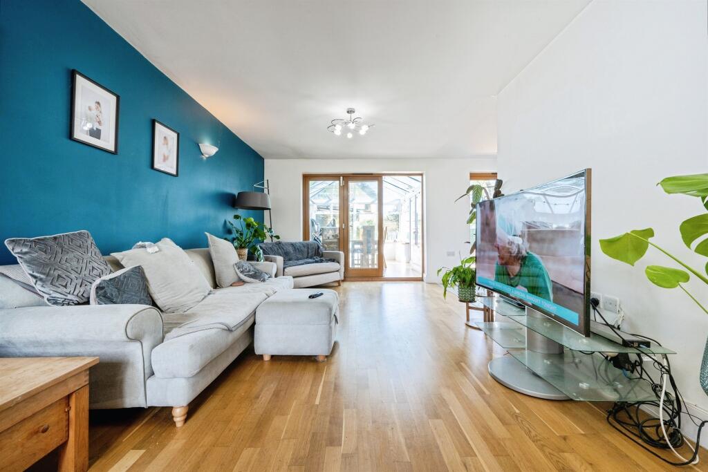 Additional image 9 of Mount Pleasant Lane, Bricket Wood, St. Albans