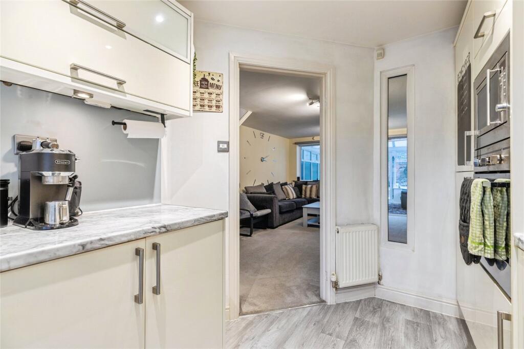 Broadoaks, Bury, Greater Manchester, BL9 photo 3
