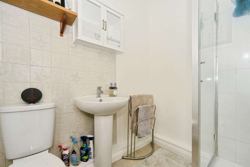 Apartment in Ludgershall, Wiltshire - View 5