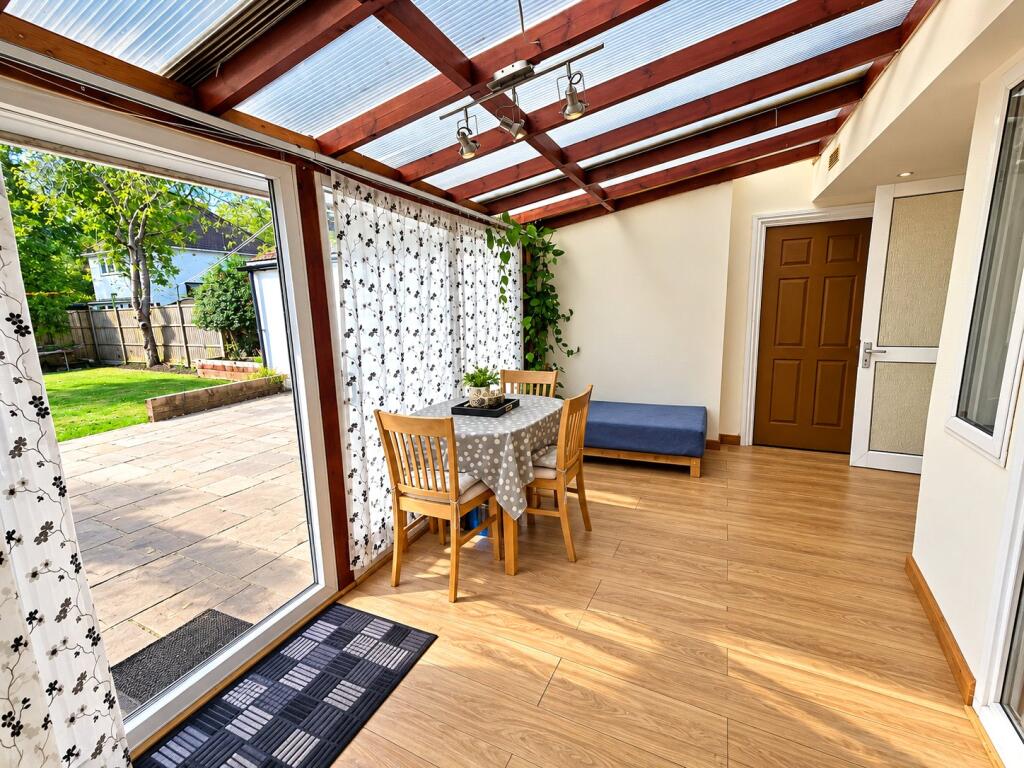 House in Slough - View 5