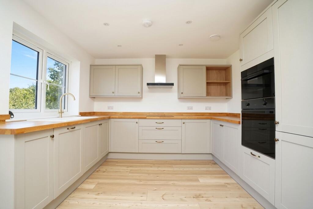 House in Truro - View 4