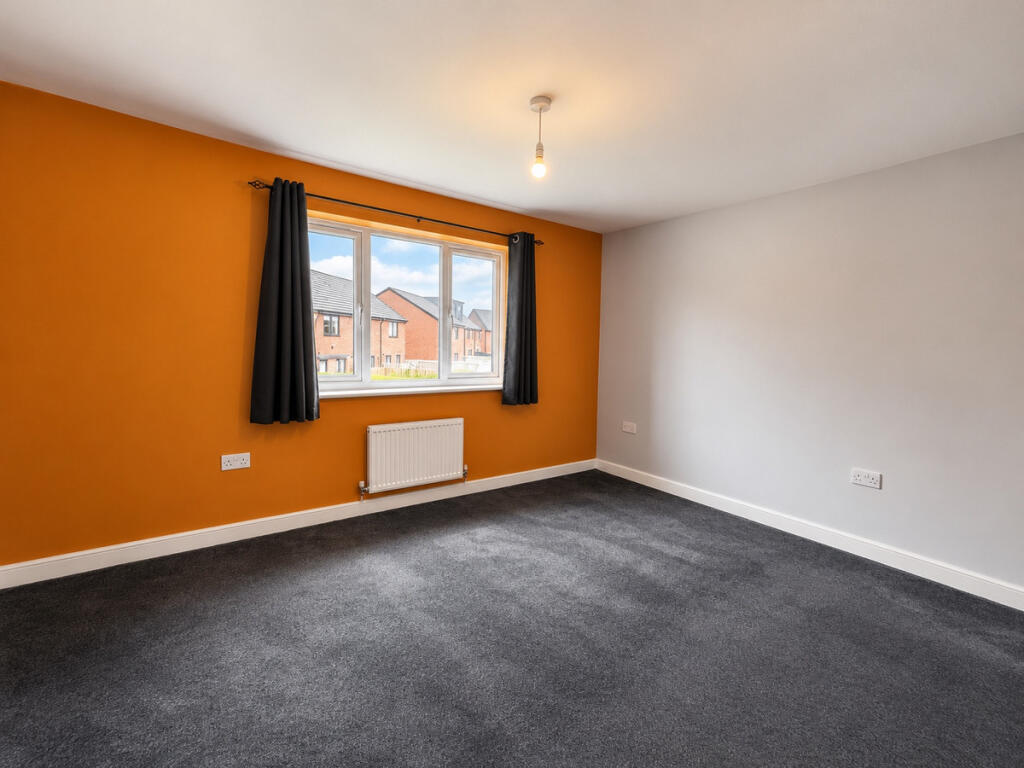 House in Salford, Charlestown - More