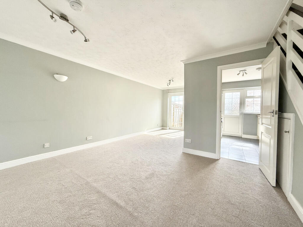 House in Ferndown - View 5