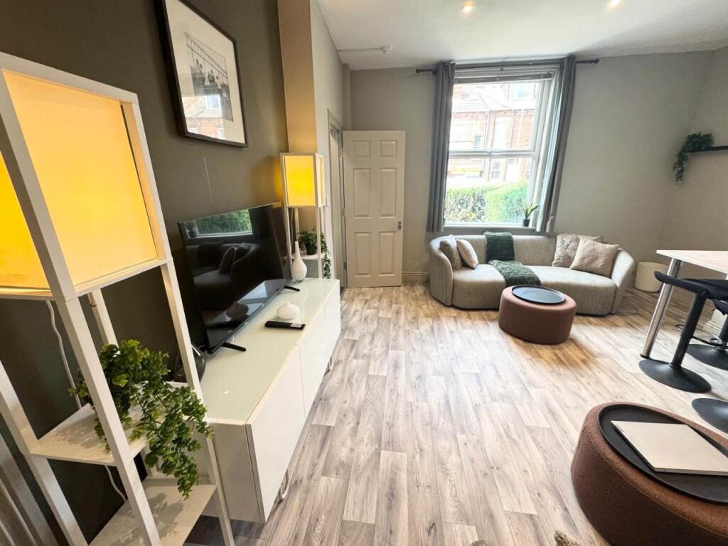 House in Leeds - View 4