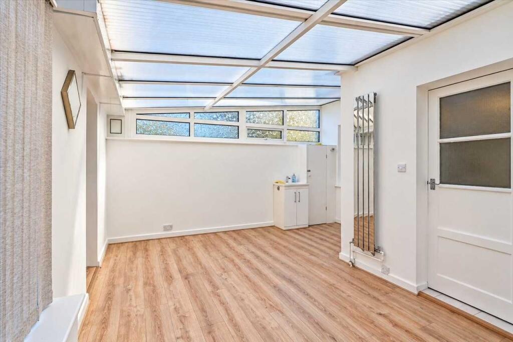 House in Clacton-on-Sea, Great Clacton - View 4