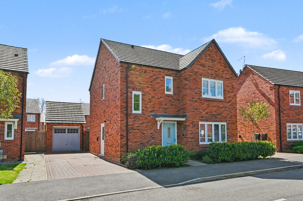 3-bed detached on Turnpike Way, Ashbourne, DE6, £395,000