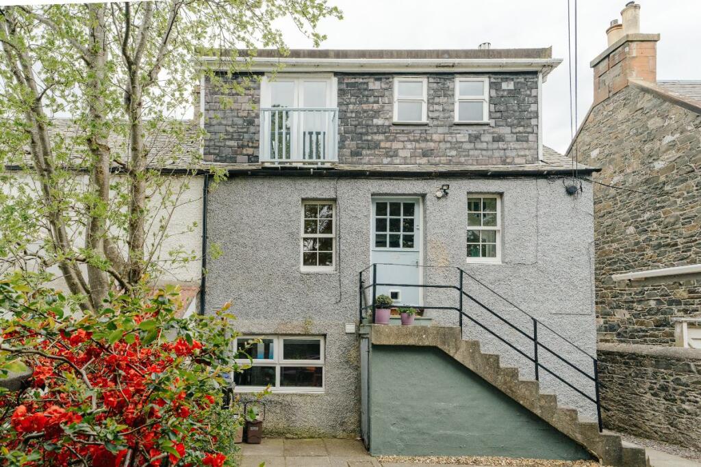 Main image of property: 12a Young Street, Peebles