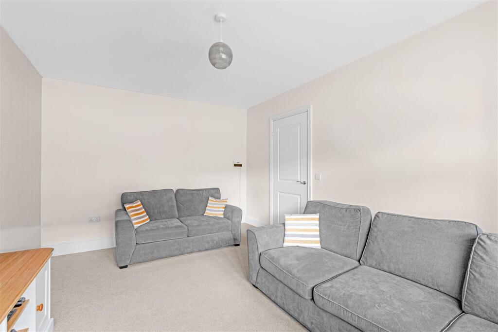 House in Barton Seagrave, North Northamptonshire - View 5
