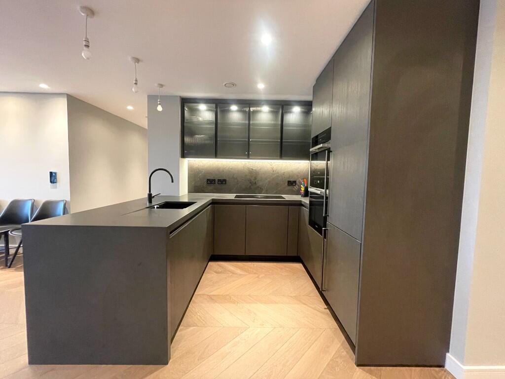 Apartment in London - View 5