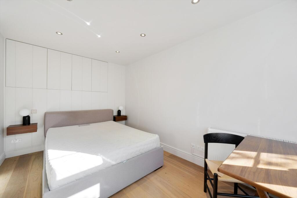 Apartment in London - View 5