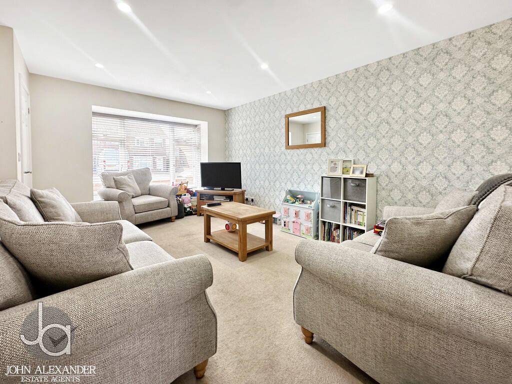 Bale Close, Stanway  photo 4