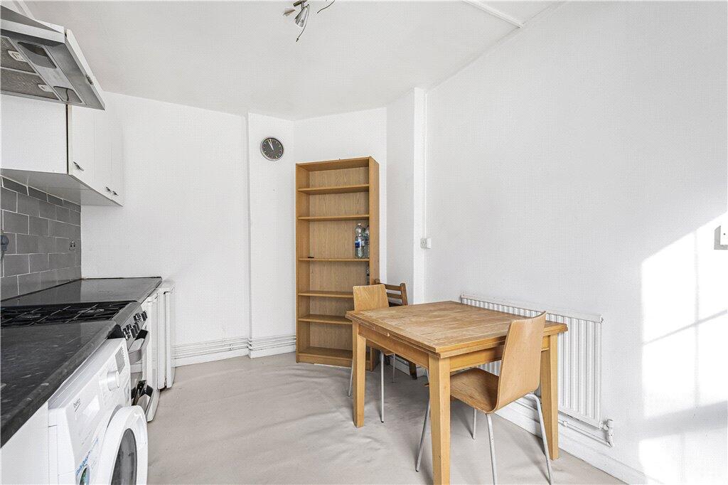 1 bedroom maisonette for rent
