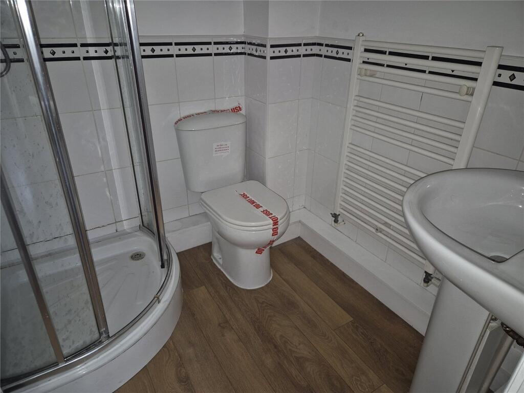 Apartment in Warrington - More