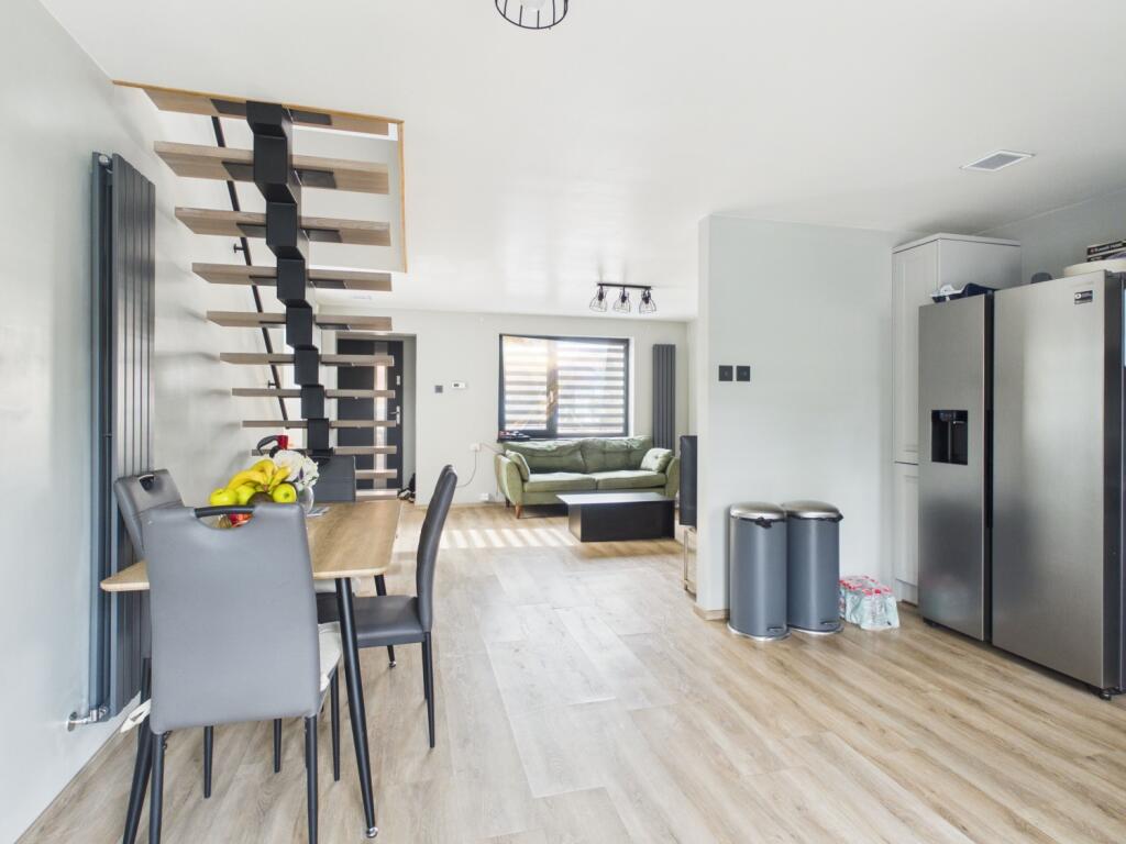 Dore Close, Northampton, NN3 8NJ - View 5