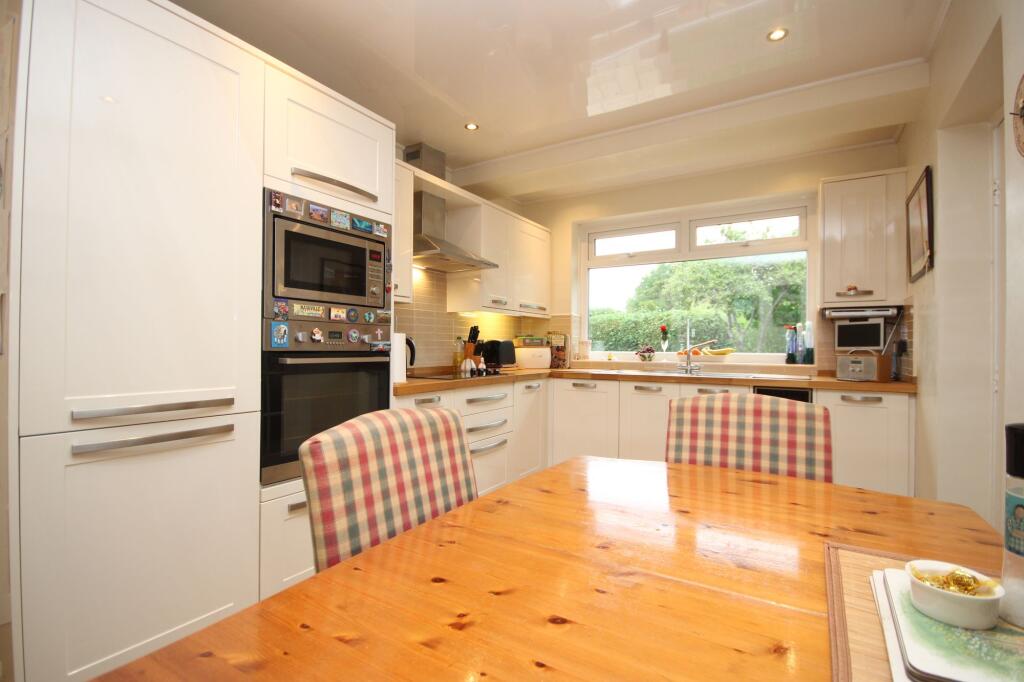 Ravensbourne Avenue, East Boldon, NE36 photo 2