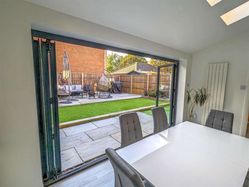 Buchan Avenue, Whiteley photo 4