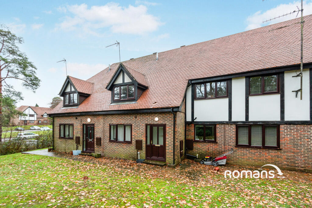 Main image of property: Broad Ha'penny, Wrecclesham, Farnham, GU10