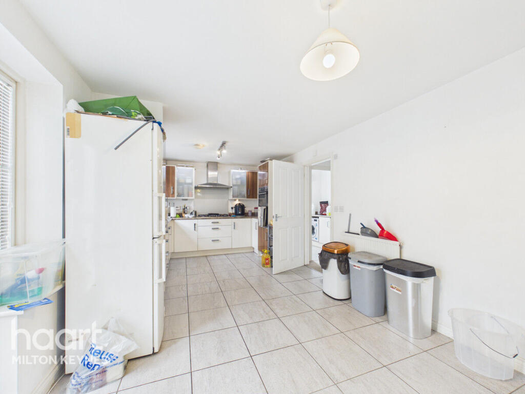 House in Milton Keynes, Broughton Gate, Broughton and Milton Keynes - View 4