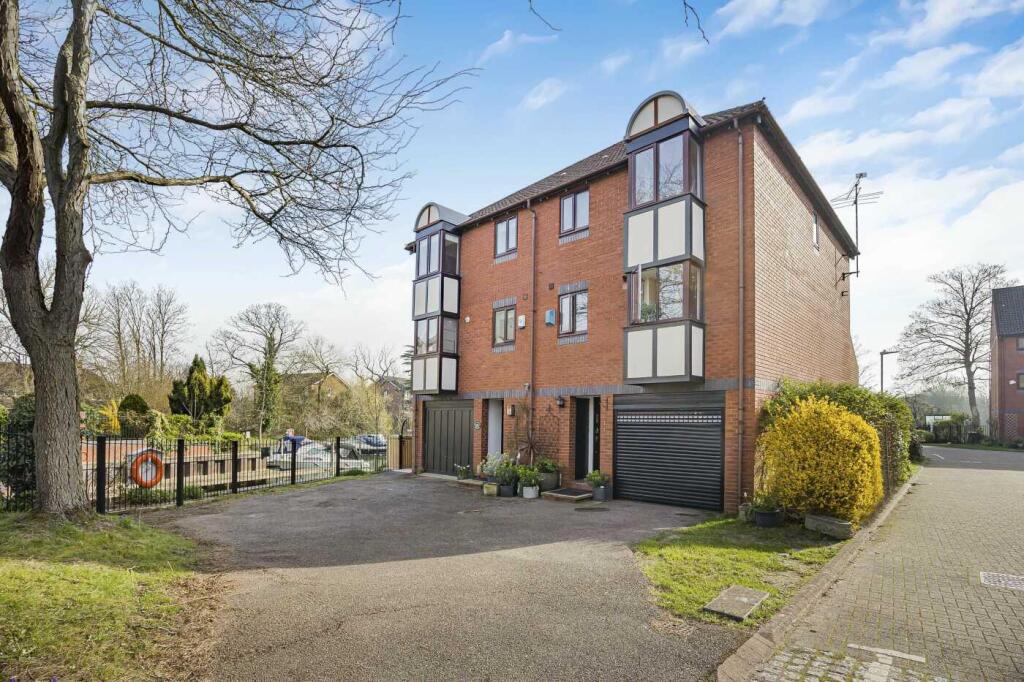 Main image of property: Heron Island, Caversham, Reading, Berkshire, RG4