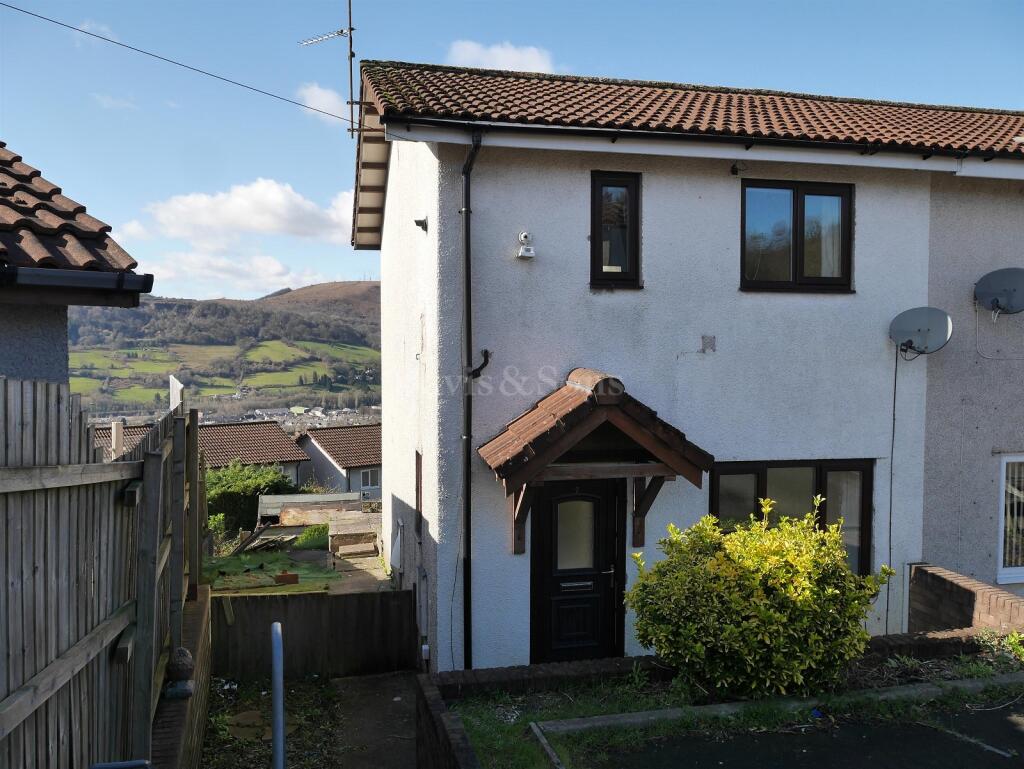 2-bed semi-detached on Cader Idris Close, Risca, Newport. NP11, £170,000