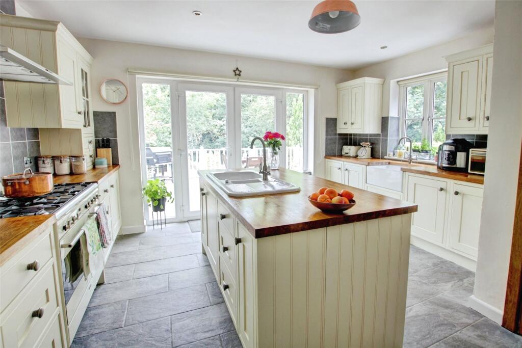Beaumont Court, Bank Foot, Shincliffe, DH1 photo 3