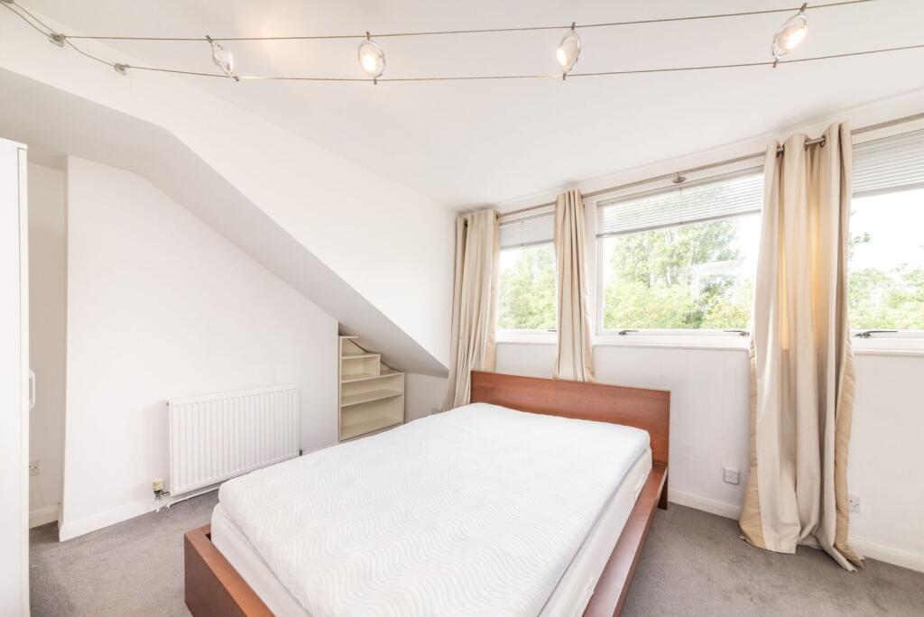 Apartment in London - More