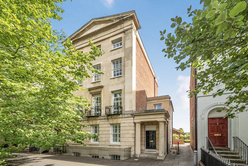 2 Bedroom Flat in RG1 5AG