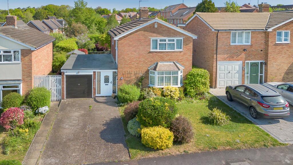 3-bed detached on Brands Hill Avenue, High Wycombe, HP13, £535,000