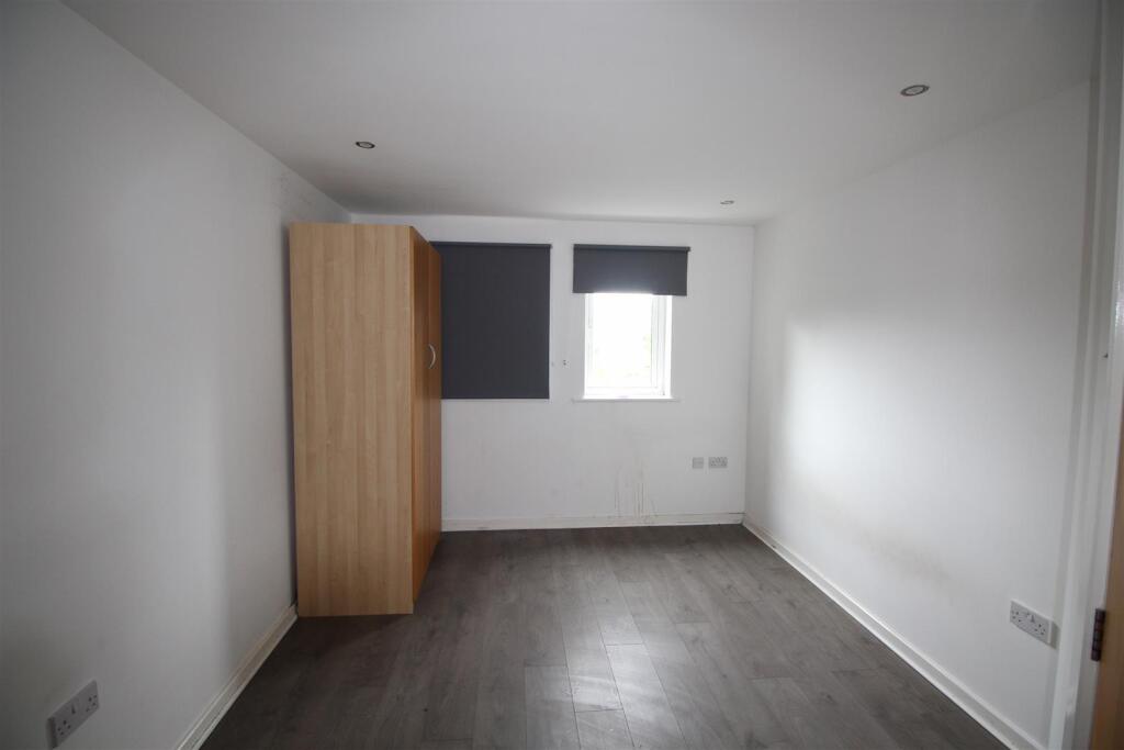 Apartment in Salford, Greater Manchester - More