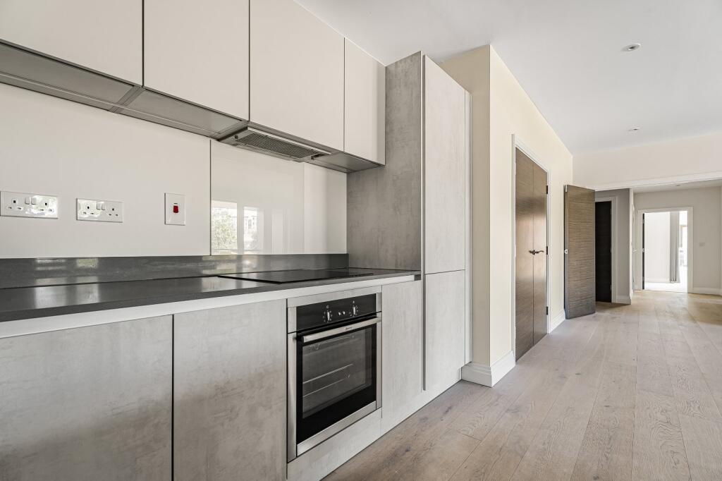 Apartment in London - More