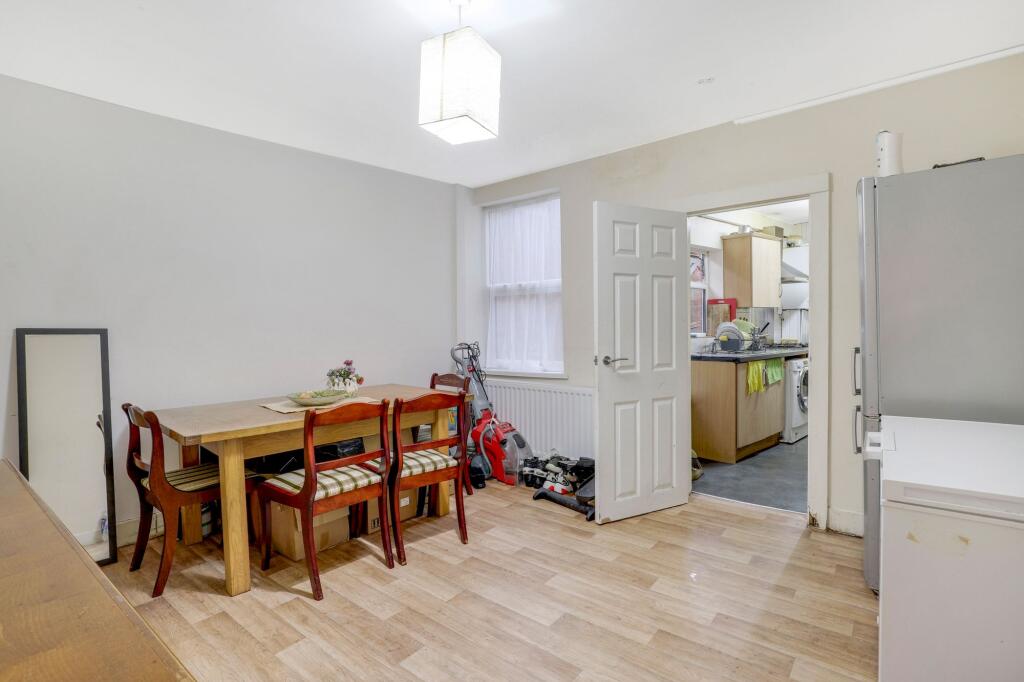 House in Nottingham - View 3