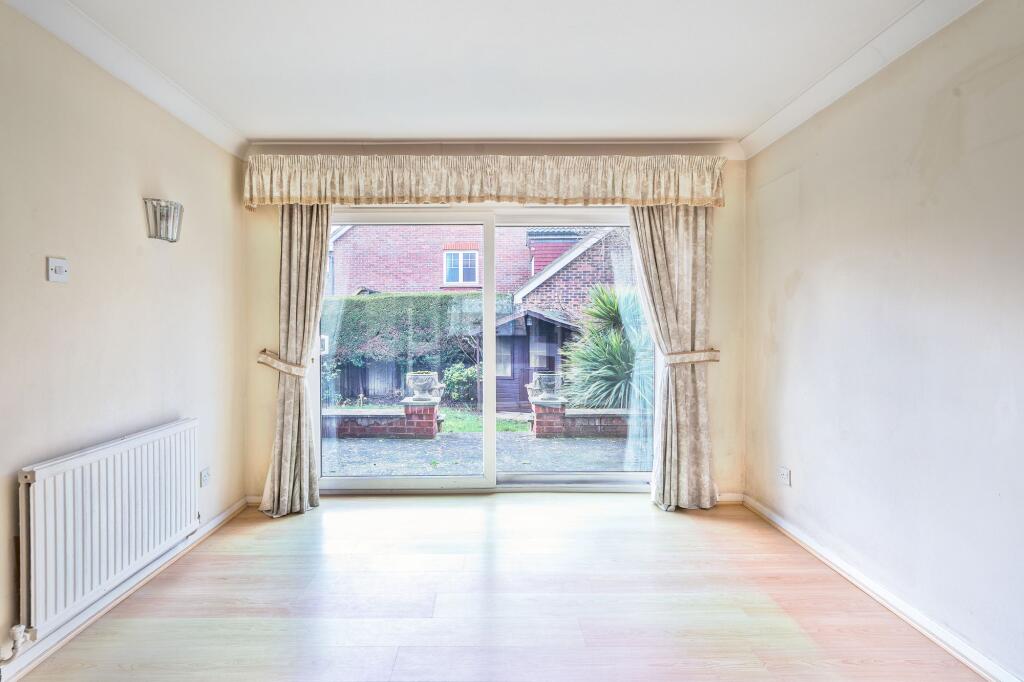 Bramley Way, Ashtead, KT21 photo 4