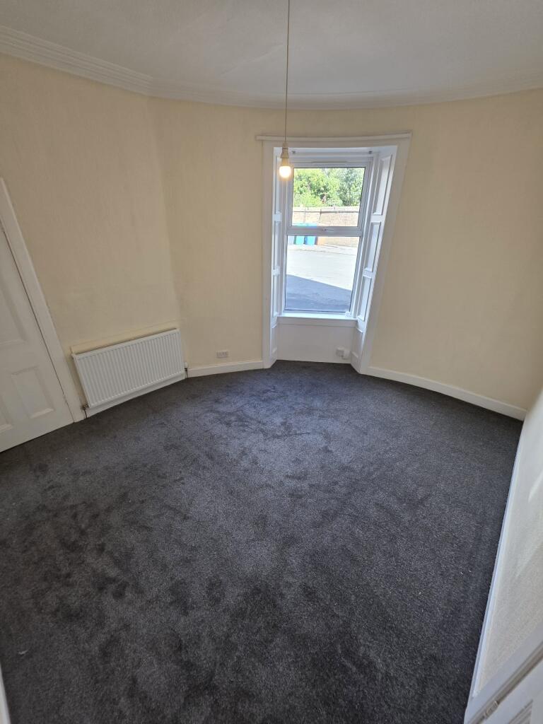 Apartment in Kirkcaldy, Pathhead - View 3