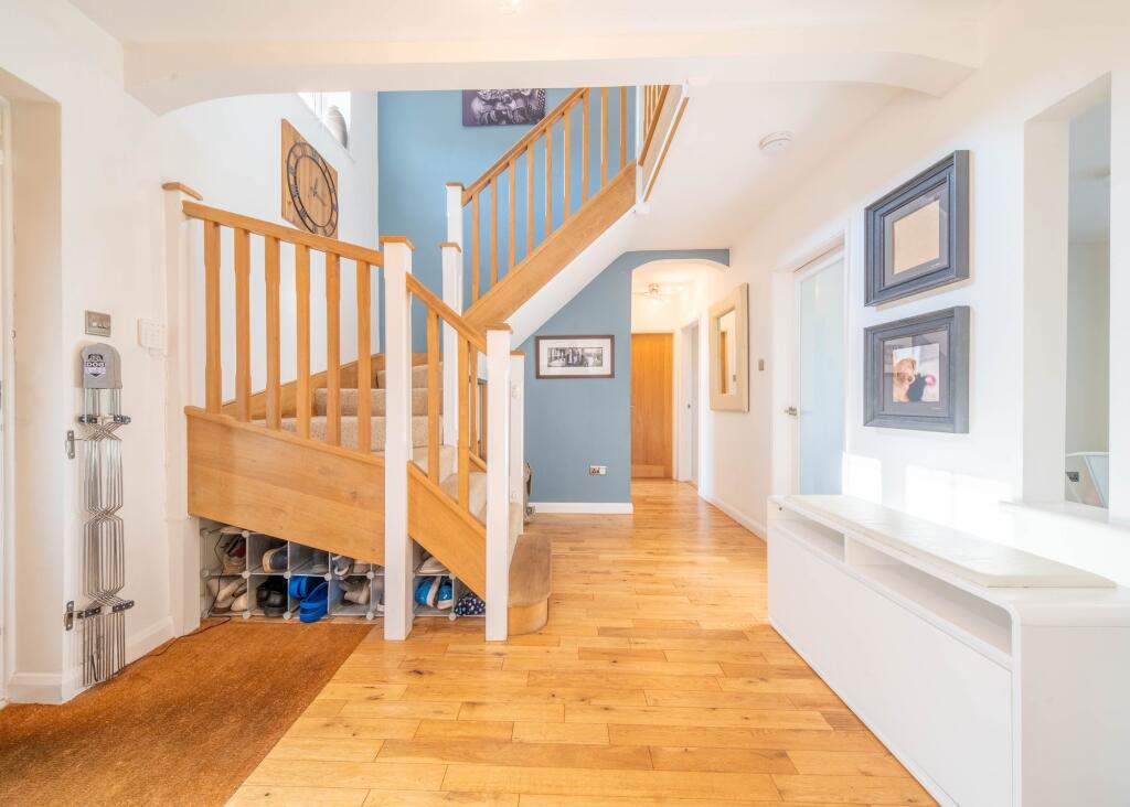 House in Rushcliffe, West Leake - More