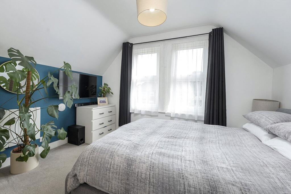 Apartment in Sutton - View 4