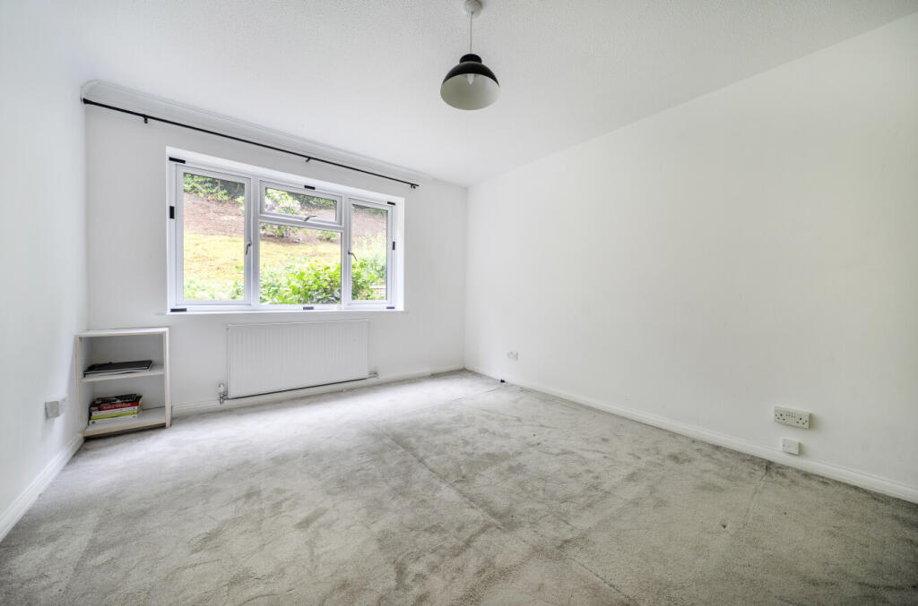 Apartment in Guildford - View 5