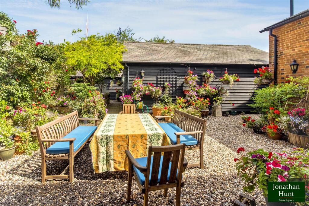House in East Hertfordshire, Dassels, Braughing - View 5