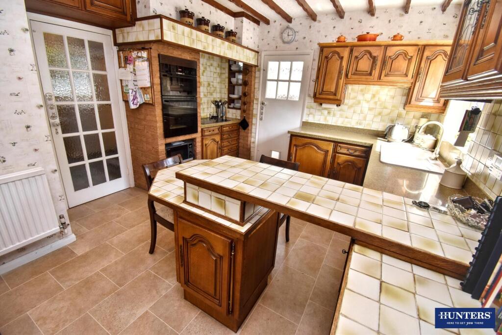 House in Hinckley and Bosworth, Lash Hill, Hinckley - More