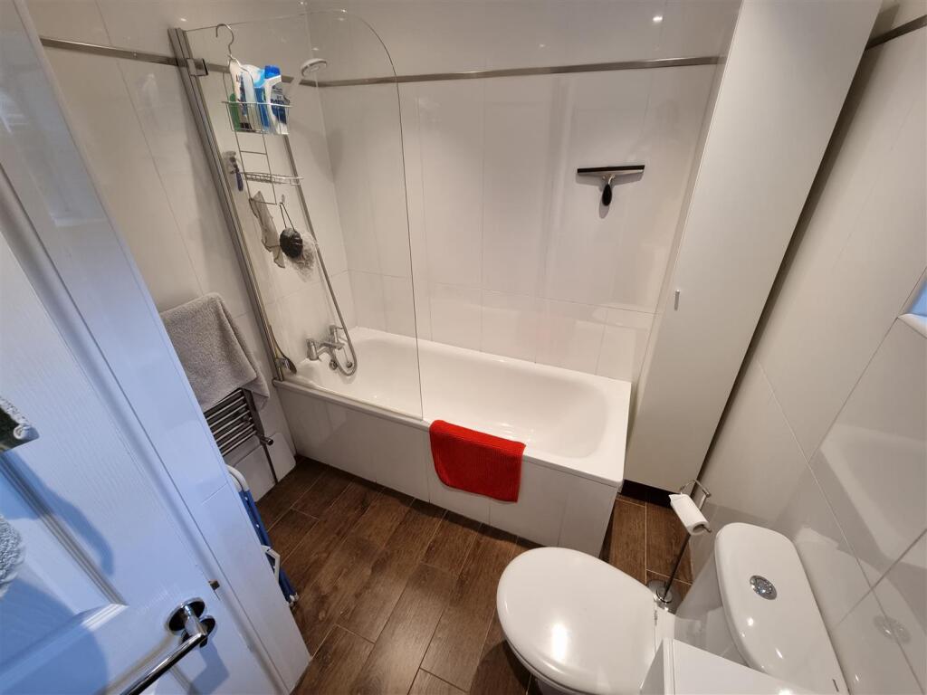 Apartment in London - More