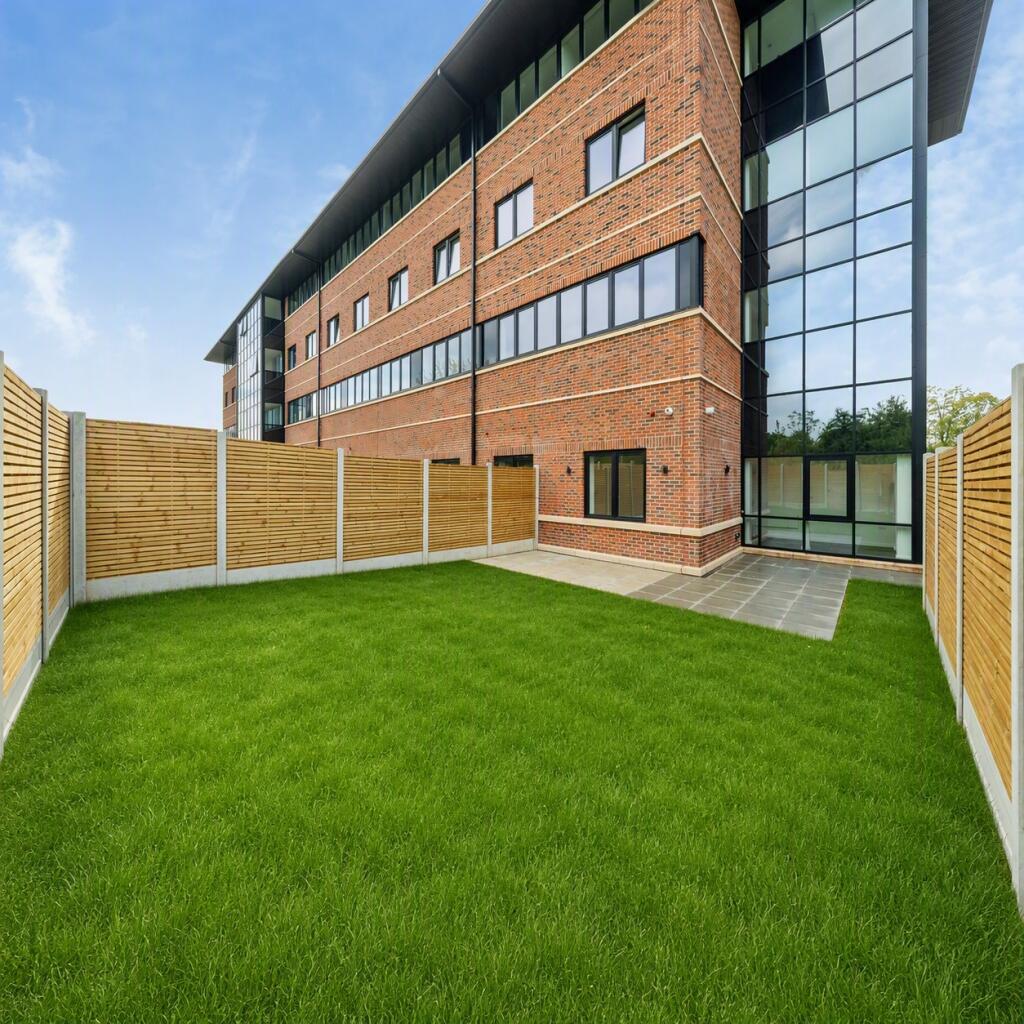 Apartment in Milton Keynes, Caldecotte Business Park, Walton - View 4
