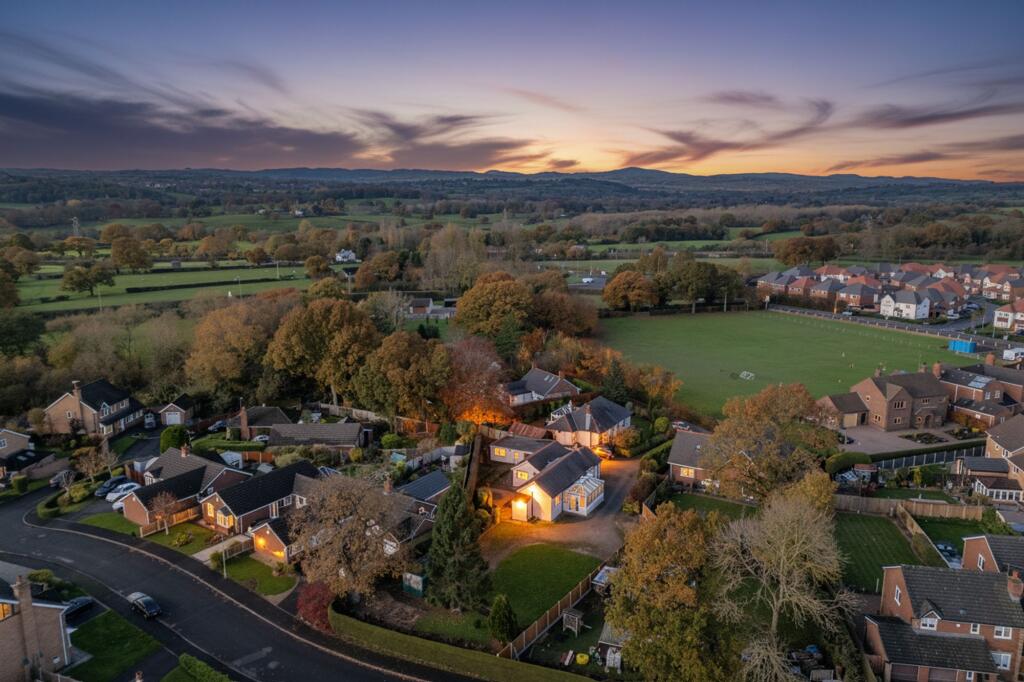 House in Pen-y-ffordd, Flintshire - View 4