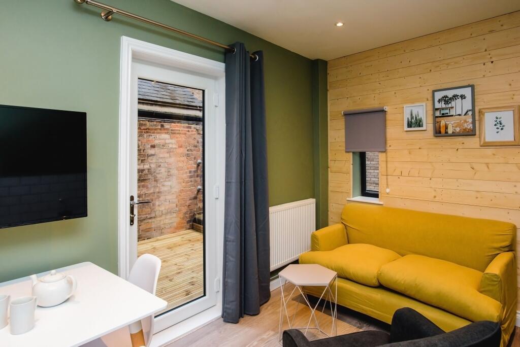 Main image of property: Lister Gate /// 3 Bed // 2 Bath // Student Flat // SEPT 2026