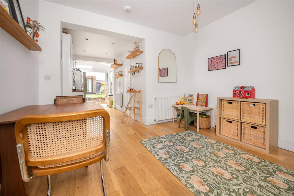 House in Twickenham - View 4